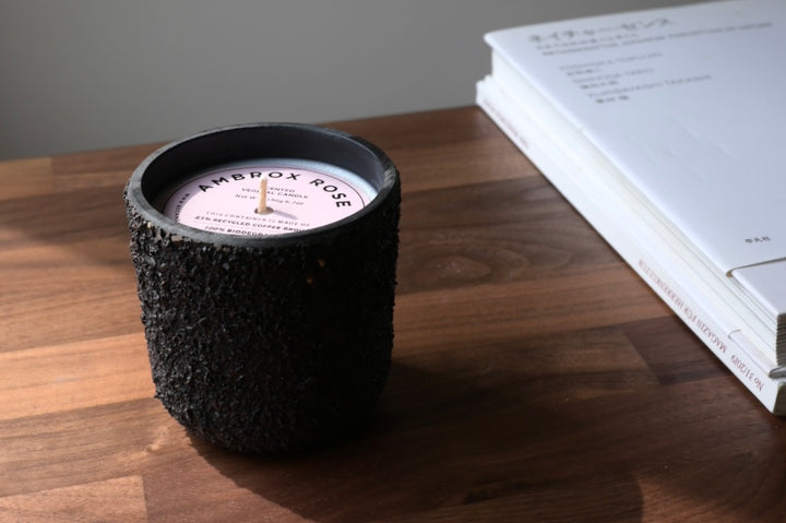 candle made of recycled coffee ground