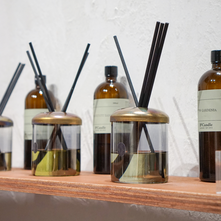 becandle-madeinhk-diffuser-bergamot-cedarwood-fragrance-display